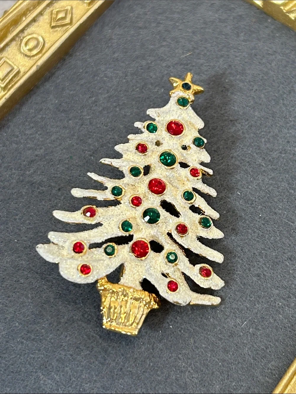 Vintage Festive Eisenberg Gold Flocked Christmas Tree Pin w Red & Green Rhinesto